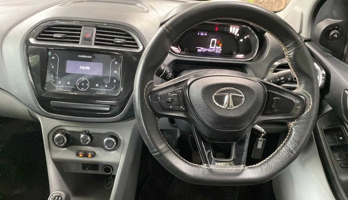 2022 Tata Tiago XT PETROL, Petrol, Manual, 33,512 km, Steering Wheel Close Up