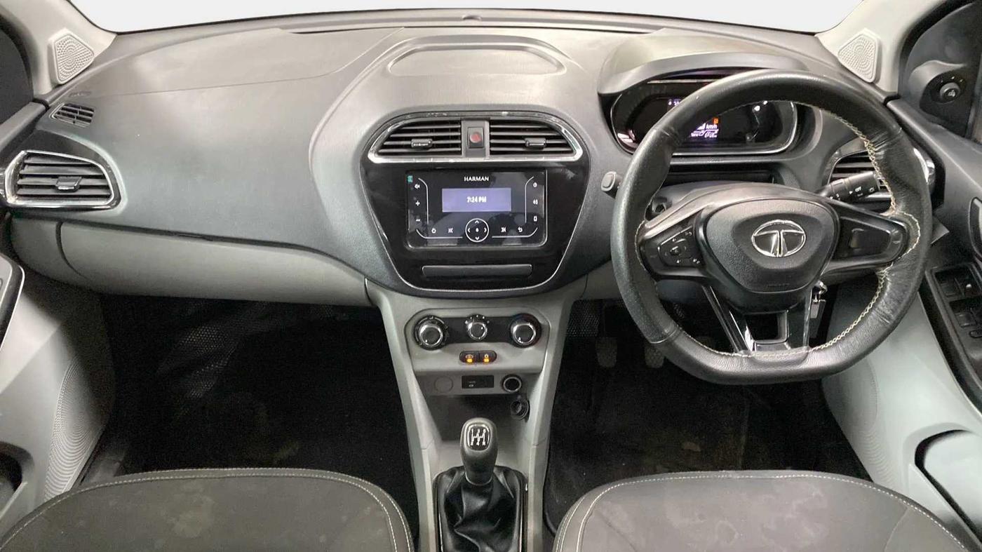 2022 Tata Tiago XT PETROL, Petrol, Manual, 33,512 km, Dashboard