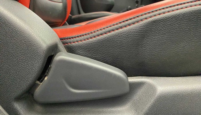 2016 Renault Kwid RXL, Petrol, Manual, 39,453 km, Driver Side Adjustment Panel