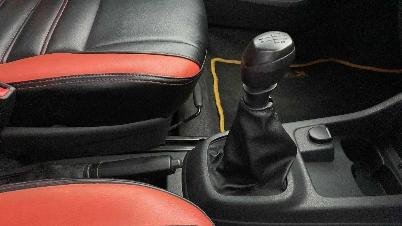 2016 Renault Kwid RXL, Petrol, Manual, 39,453 km, Gear Lever
