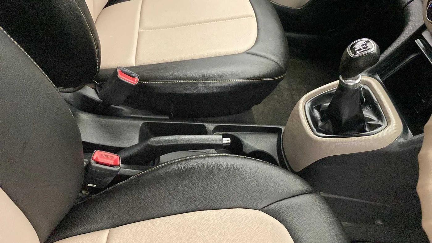2015 Hyundai Xcent S (O) 1.2, Petrol, Manual, 66,161 km, Gear Lever