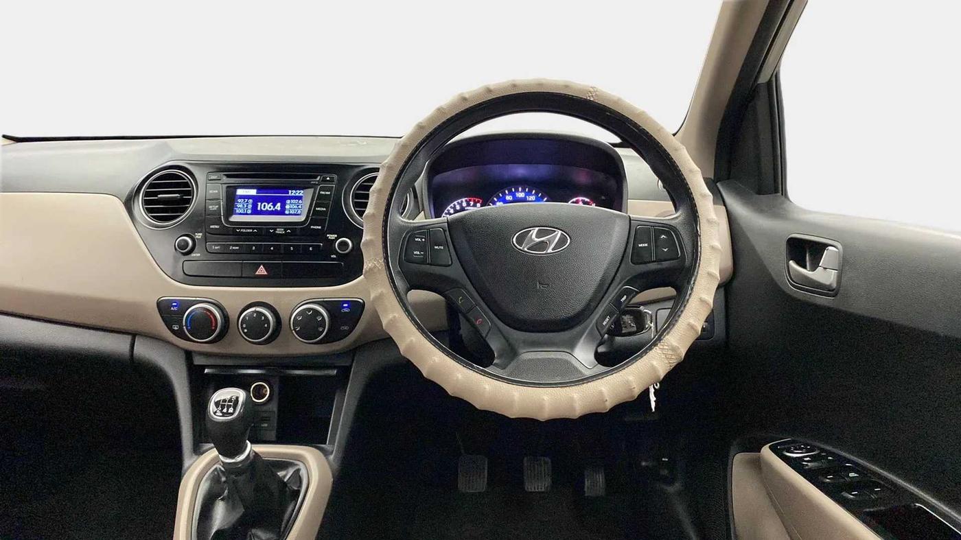 2015 Hyundai Xcent S (O) 1.2, Petrol, Manual, 66,161 km, Steering Wheel Close Up