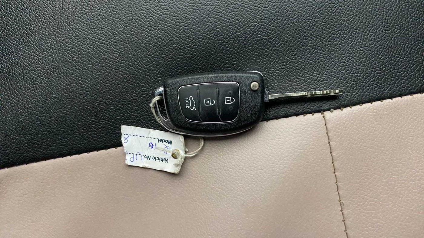 2015 Hyundai Xcent S (O) 1.2, Petrol, Manual, 66,161 km, Key Close Up