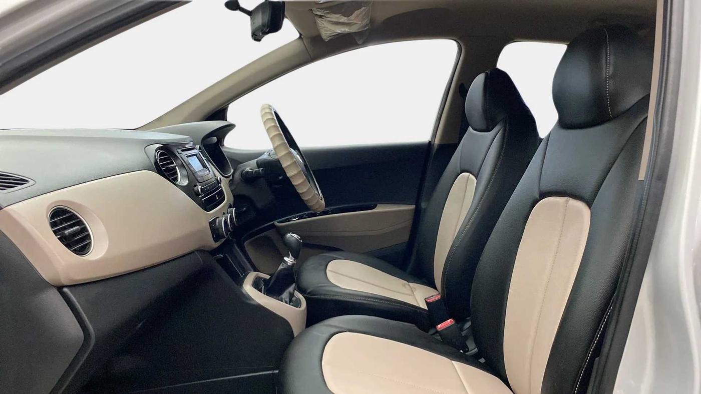 2015 Hyundai Xcent S (O) 1.2, Petrol, Manual, 66,161 km, Right Side Front Door Cabin