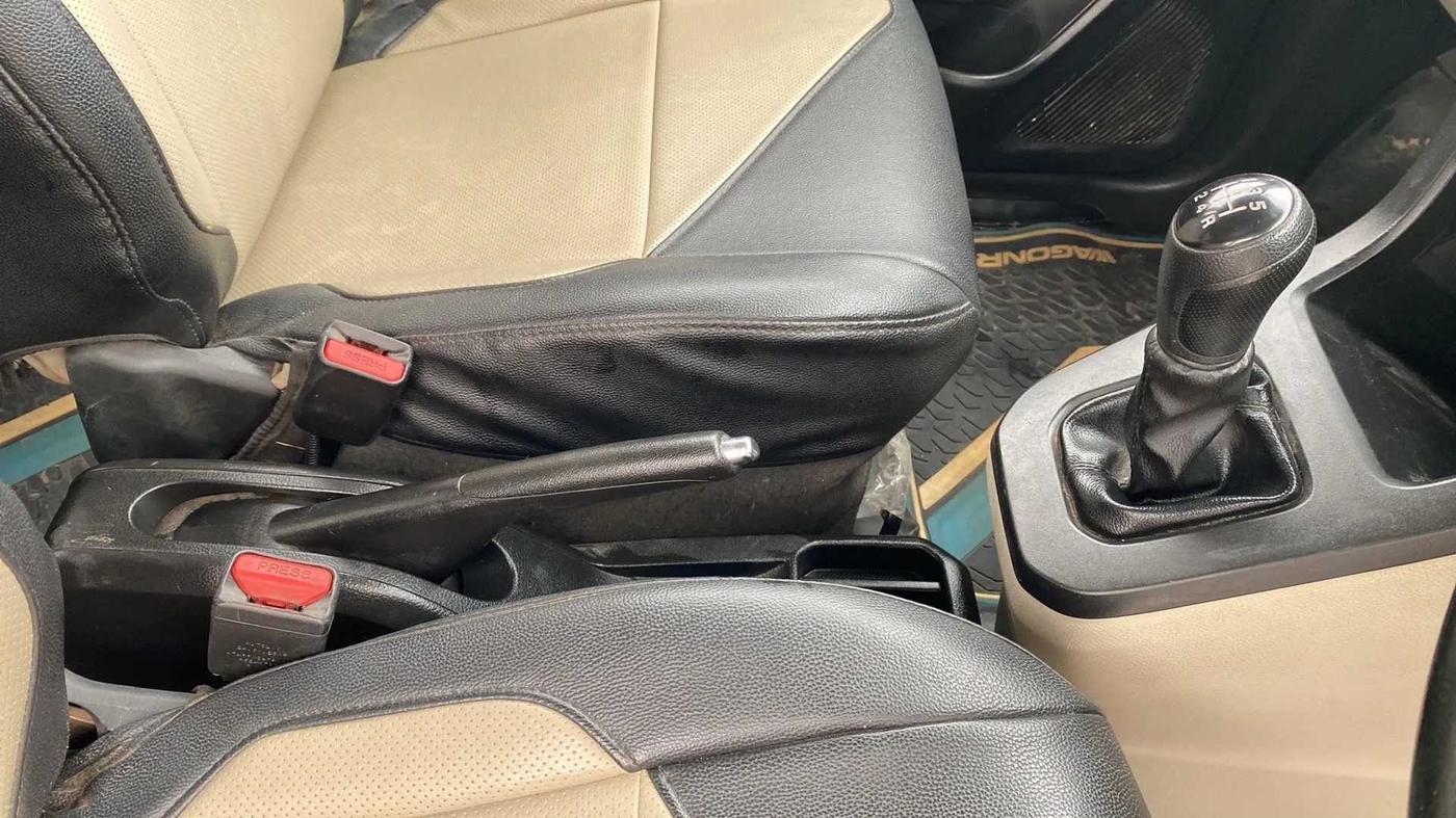 2019 Maruti New Wagon-R VXI 1.2, Petrol, Manual, 54,099 km, Gear Lever