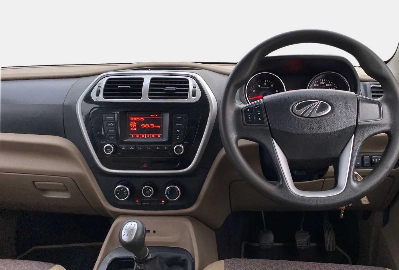 2016 Mahindra TUV300 T8, Diesel, Manual, 1,14,888 km, Air Conditioner
