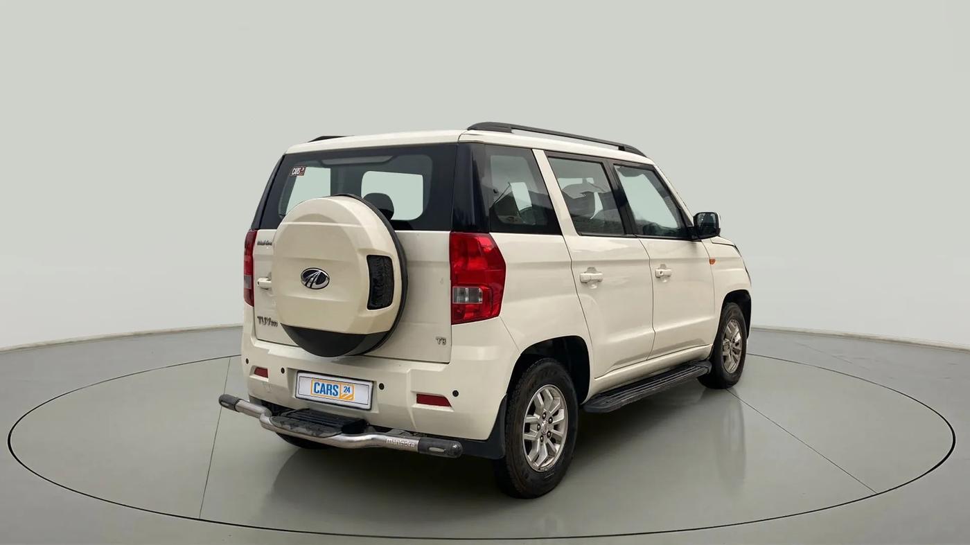 2016 Mahindra TUV300 T8, Diesel, Manual, 1,14,888 km, Right Back Diagonal