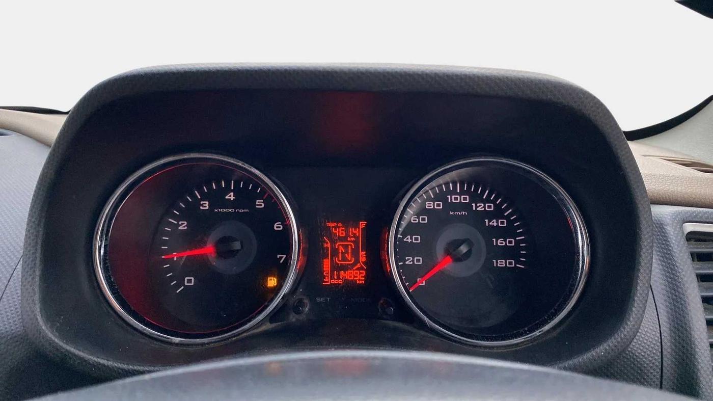 2016 Mahindra TUV300 T8, Diesel, Manual, 1,14,888 km, Odometer Image