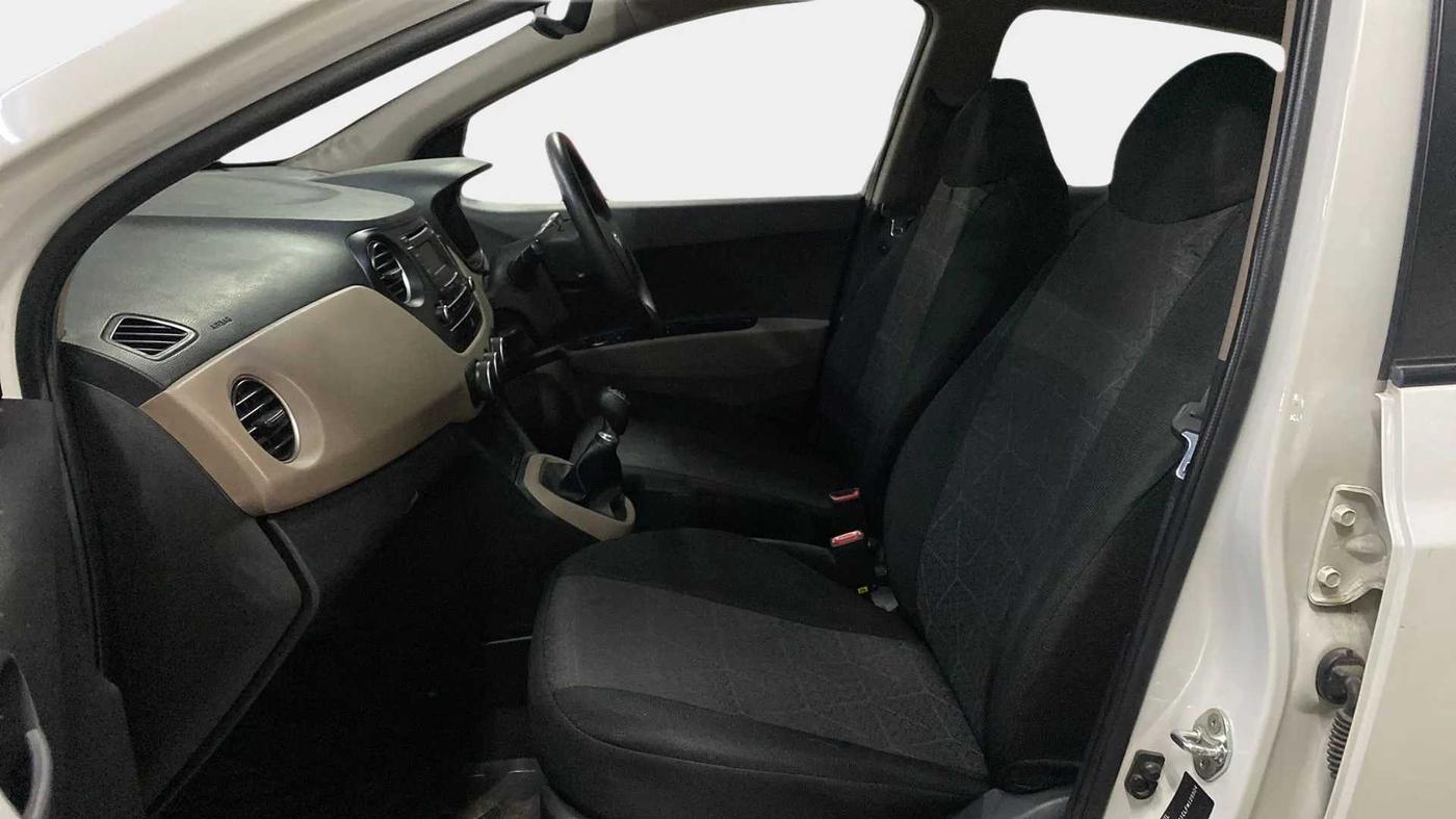 2015 Hyundai Xcent SX 1.2, Petrol, Manual, 78,311 km, Right Side Front Door Cabin