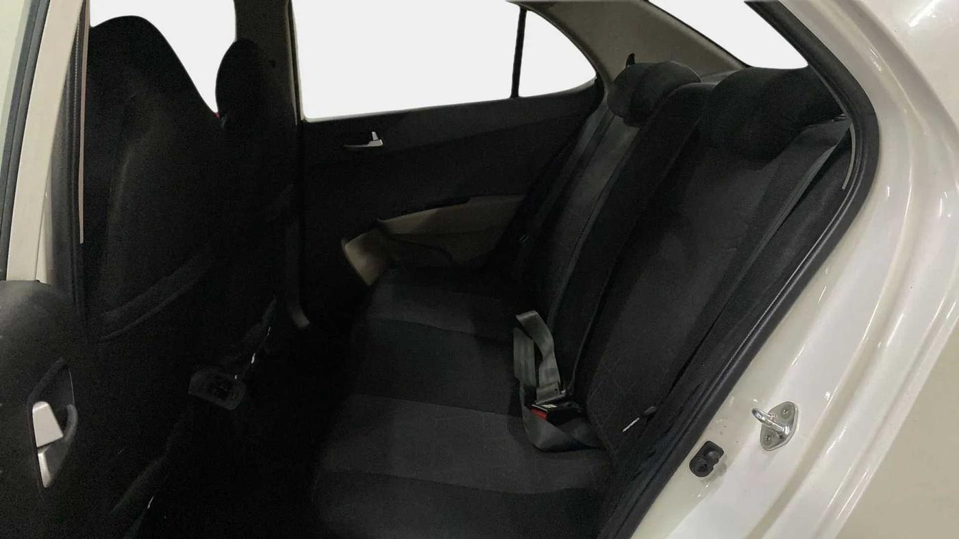 2015 Hyundai Xcent SX 1.2, Petrol, Manual, 78,311 km, Right Side Rear Door Cabin