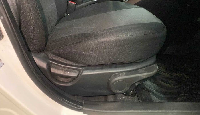 2015 Hyundai Xcent SX 1.2, Petrol, Manual, 78,311 km, Driver Side Adjustment Panel