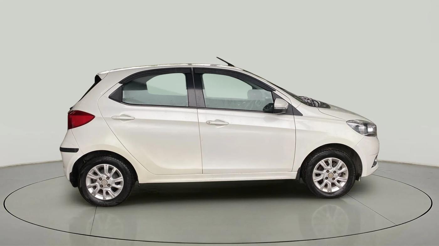 2018 Tata Tiago XZ PETROL, Petrol, Manual, 32,099 km, Right Side View