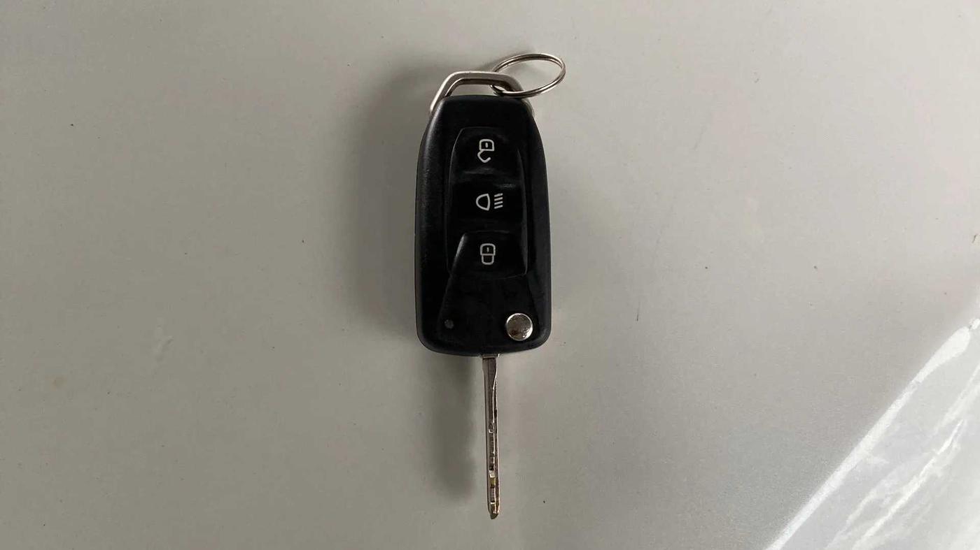 2018 Tata Tiago XZ PETROL, Petrol, Manual, 32,099 km, Key Close Up