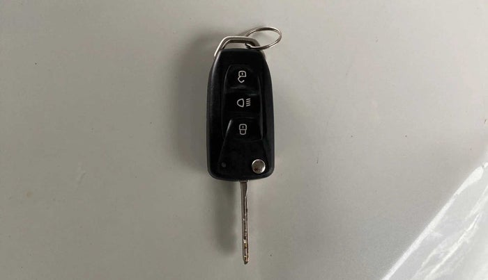 2018 Tata Tiago XZ PETROL, Petrol, Manual, 32,099 km, Key Close Up