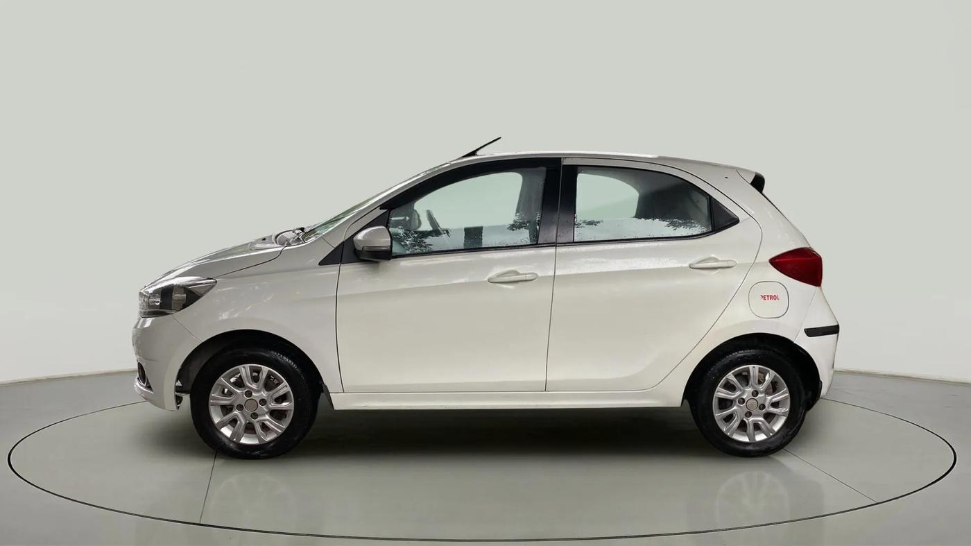 2018 Tata Tiago XZ PETROL, Petrol, Manual, 32,099 km, Left Side