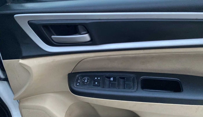 2022 Honda Amaze 1.2L I-VTEC S, Petrol, Manual, 16,481 km, Driver Side Door Panels Control