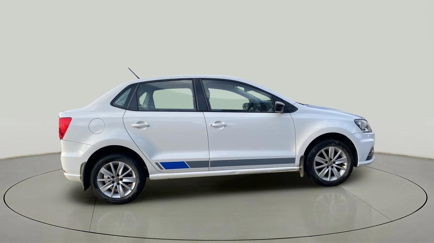 2017 Volkswagen Ameo COMFORTLINE 1.2L, Petrol, Manual, 92,997 km, Right Side