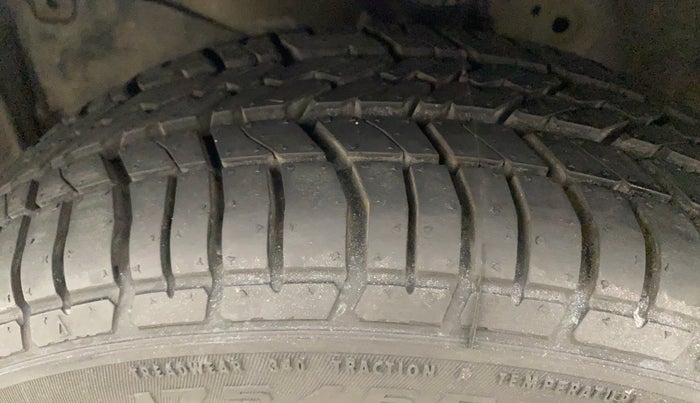 2013 Honda Brio S MT, Petrol, Manual, 78,929 km, Left Front Tyre Tread
