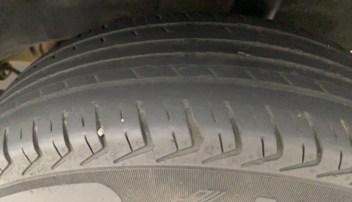 2018 Datsun Redi Go A, Petrol, Manual, 83,655 km, Left Rear Tyre Tread