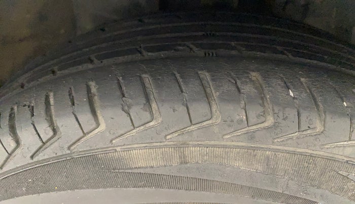 2018 Datsun Redi Go A, Petrol, Manual, 83,655 km, Right Front Tyre Tread
