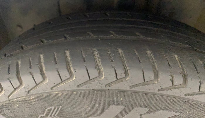 2018 Datsun Redi Go A, Petrol, Manual, 83,655 km, Left Front Tyre Tread