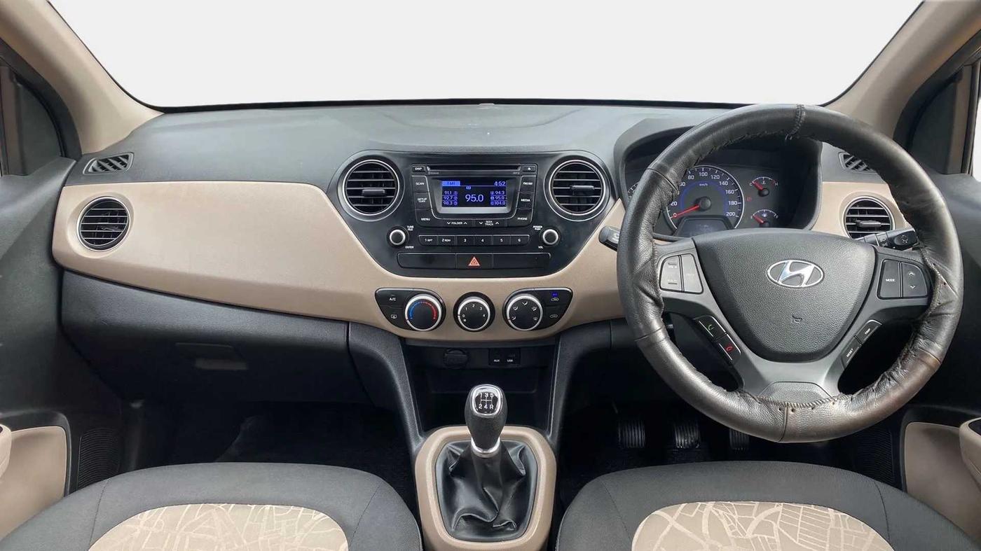 2015 Hyundai Grand i10 SPORTZ 1.2 KAPPA VTVT, Petrol, Manual, 62,247 km, Dashboard
