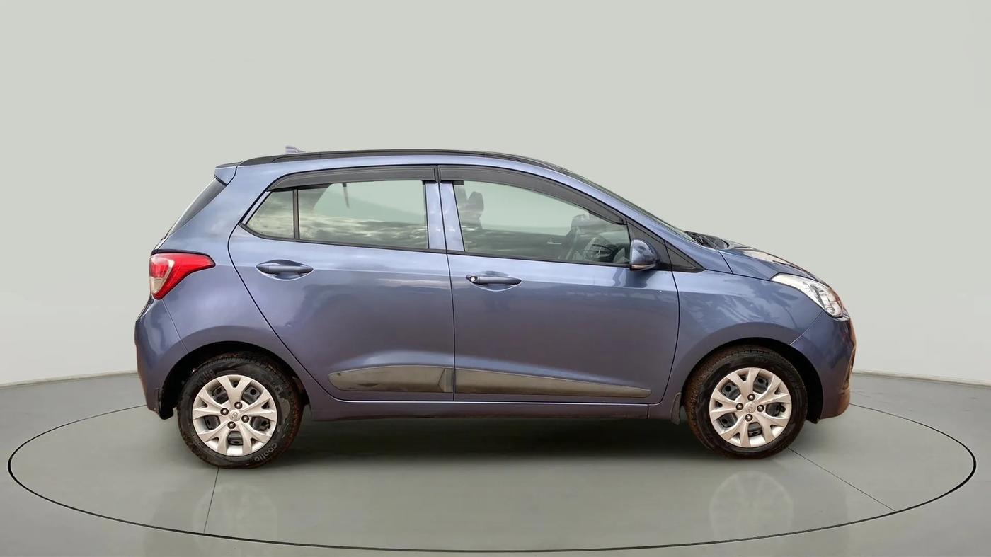 2015 Hyundai Grand i10 SPORTZ 1.2 KAPPA VTVT, Petrol, Manual, 62,247 km, Right Side View