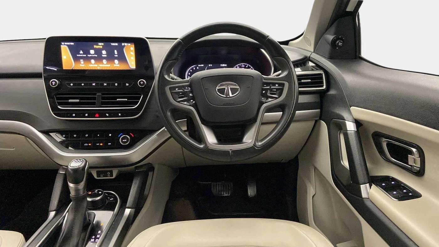2022 Tata Safari XZA, Diesel, Automatic, 44,610 km, Steering Wheel Close Up