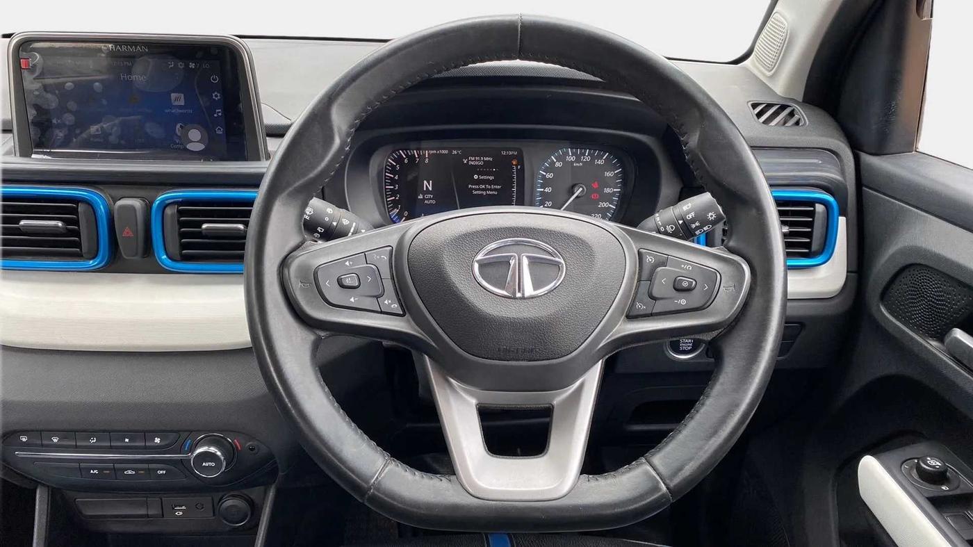 2022 Tata PUNCH CREATIVE  AMT, Petrol, Automatic, 20,082 km, Steering Wheel Close Up