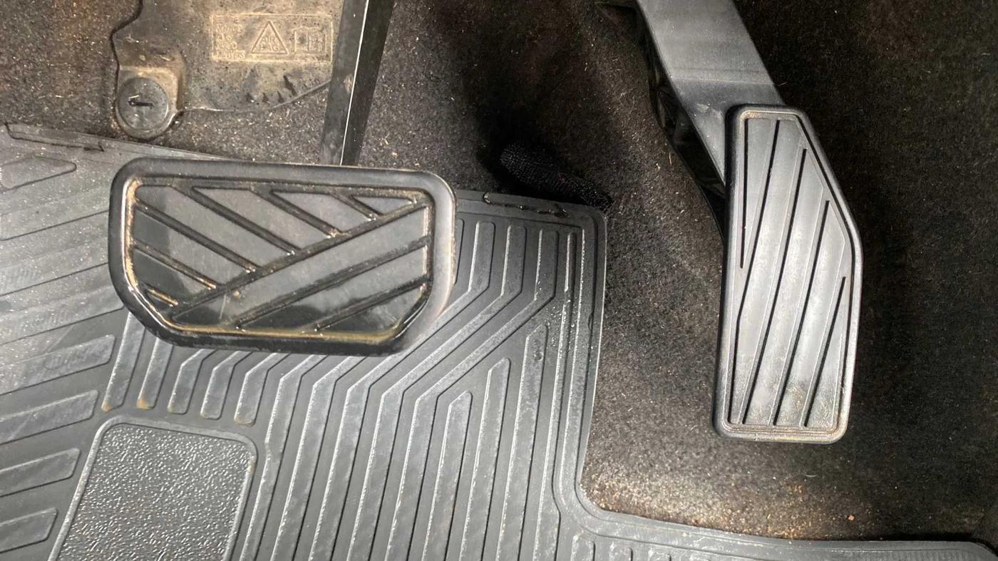 2020 Maruti S PRESSO VXI PLUS AMT, Petrol, Automatic, 40,407 km, Pedals