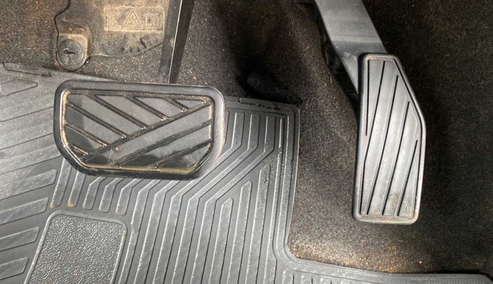 2020 Maruti S PRESSO VXI PLUS AMT, Petrol, Automatic, 40,407 km, Pedals
