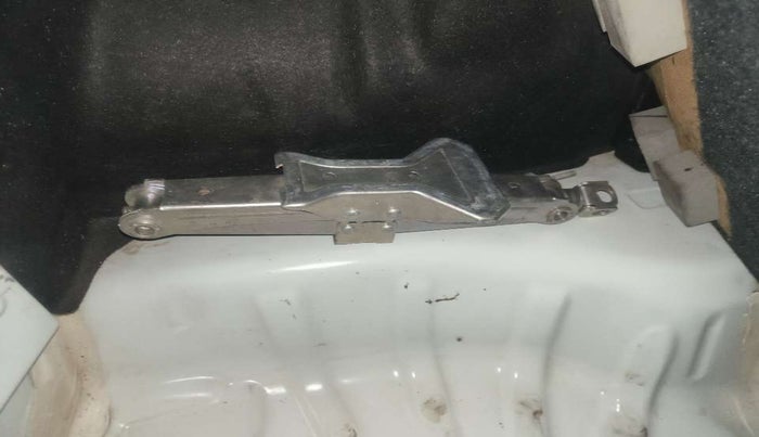 2020 Maruti S PRESSO VXI PLUS AMT, Petrol, Automatic, 40,407 km, Dicky (Boot door) - Tool missing