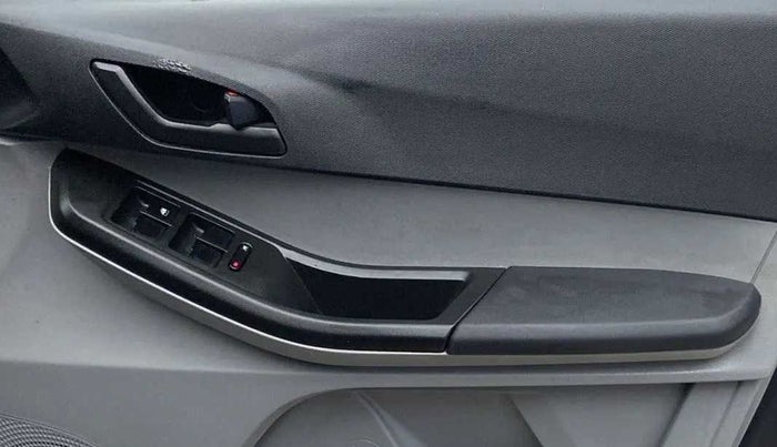 2021 Tata Tiago XT (O) PETROL, Petrol, Manual, 15,021 km, Driver Side Door Panels Control