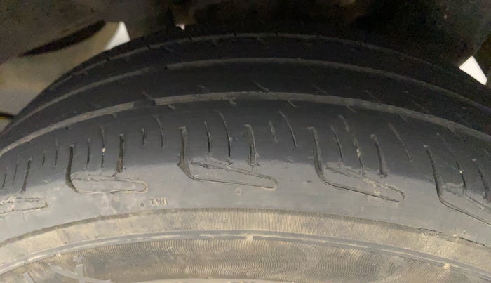 2017 Hyundai Eon ERA +, Petrol, Manual, 43,011 km, Left Rear Tyre Tread