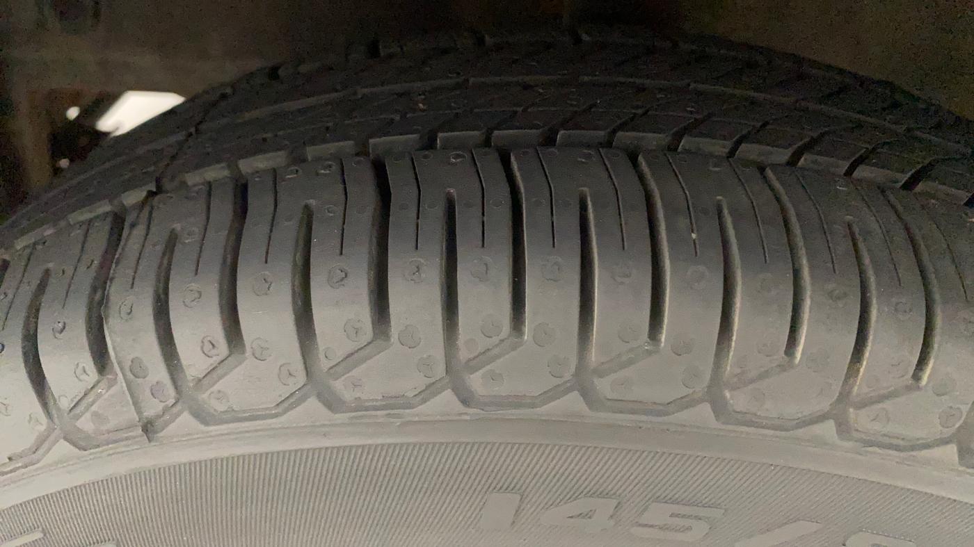 2017 Hyundai Eon ERA +, Petrol, Manual, 43,011 km, Left Front Tyre Tread