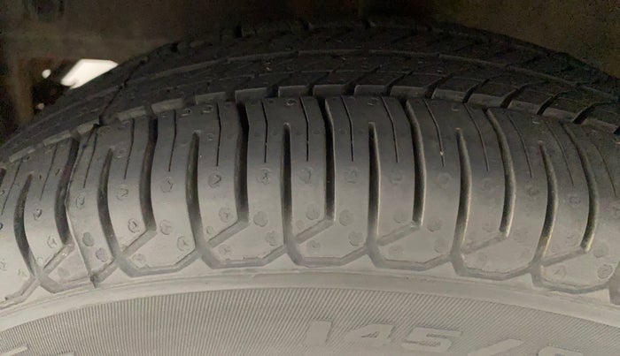 2017 Hyundai Eon ERA +, Petrol, Manual, 43,011 km, Left Front Tyre Tread