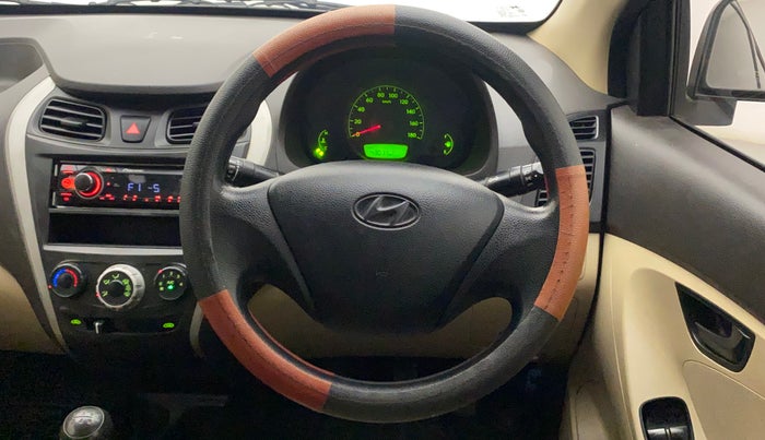 2017 Hyundai Eon ERA +, Petrol, Manual, 43,011 km, Steering Wheel Close Up