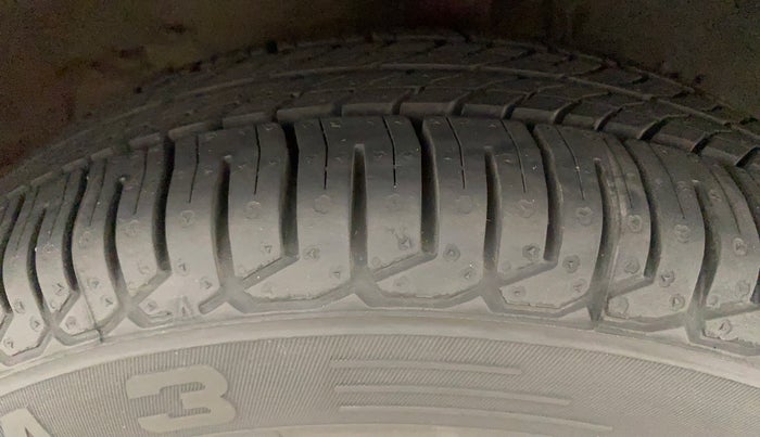 2017 Hyundai Eon ERA +, Petrol, Manual, 43,011 km, Right Front Tyre Tread