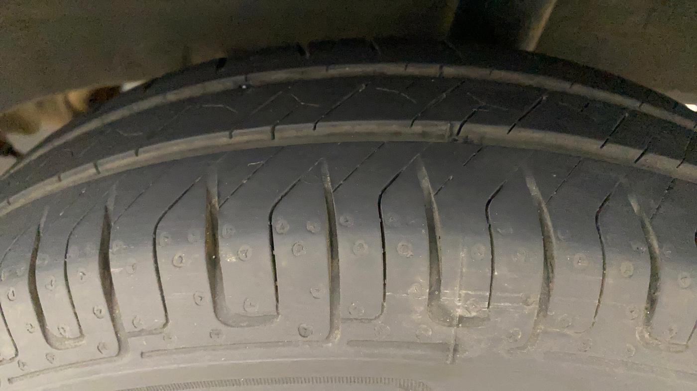 2017 Renault Kwid RXL, Petrol, Manual, 63,387 km, Left Rear Tyre Tread