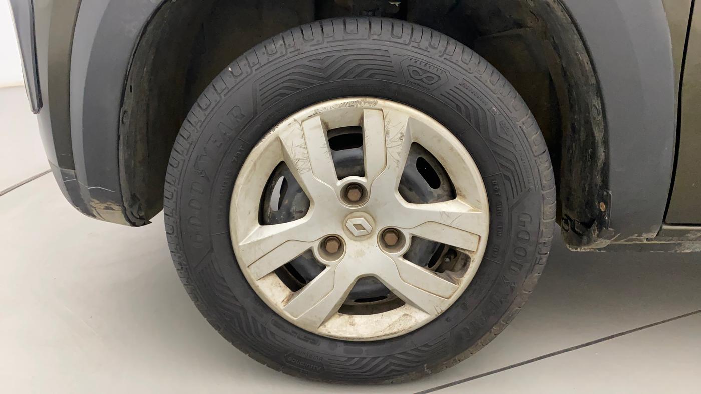 2017 Renault Kwid RXL, Petrol, Manual, 63,387 km, Left Front Wheel