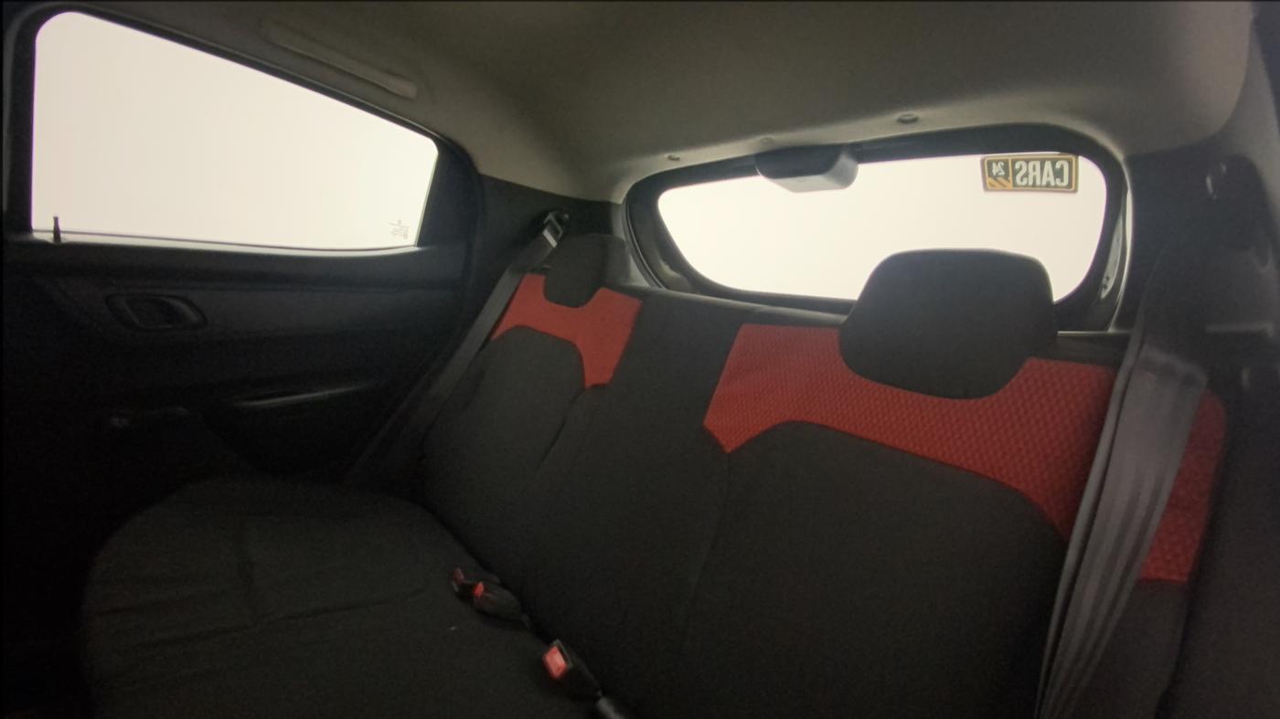2017 Renault Kwid RXL, Petrol, Manual, 63,387 km, Right Side Rear Door Cabin