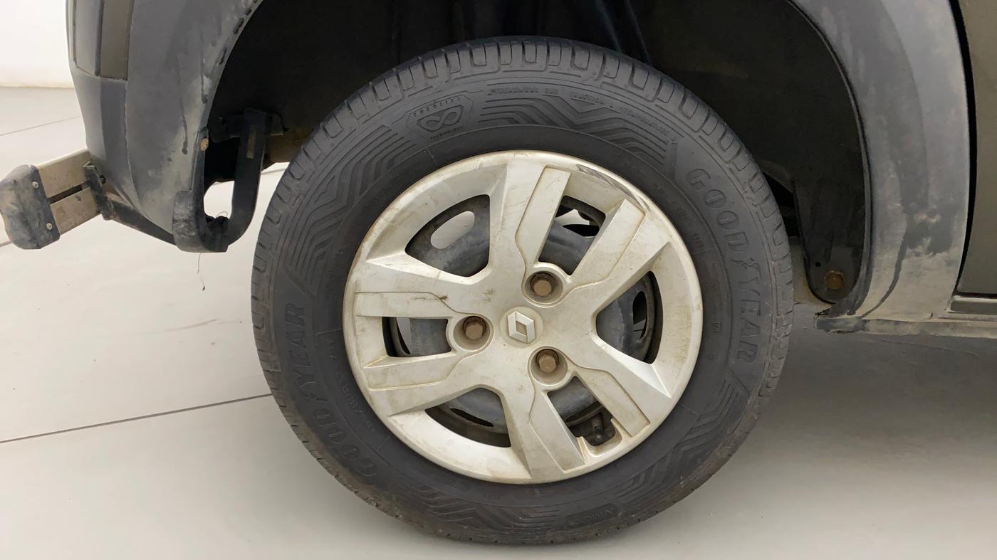 2017 Renault Kwid RXL, Petrol, Manual, 63,387 km, Right Rear Wheel