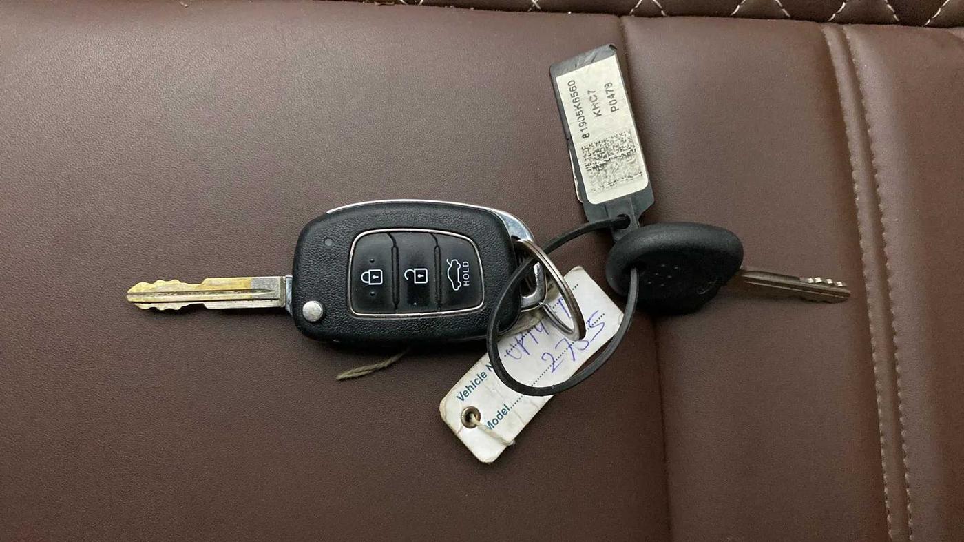 2022 Hyundai AURA S 1.2 CNG, CNG, Manual, 17,826 km, Key Close Up