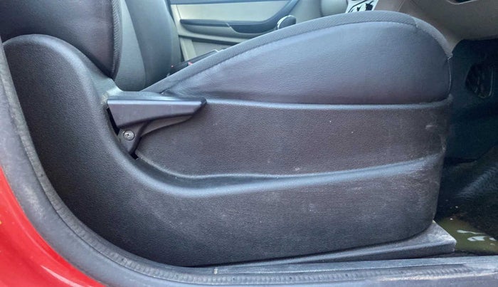 2017 Tata Tiago XE PETROL, Petrol, Manual, 46,997 km, Driver Side Adjustment Panel