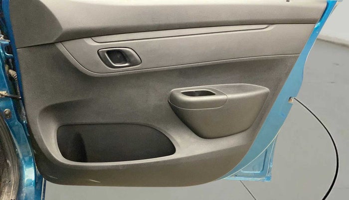 2023 Renault Kwid RXT 1.0 AMT, Petrol, Automatic, 2,777 km, Driver Side Door Panels Control