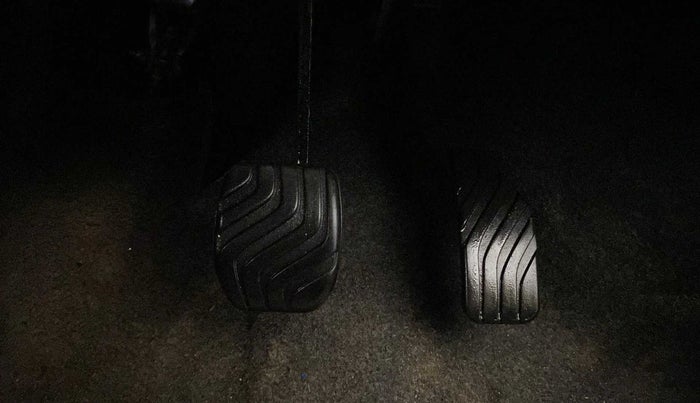 2023 Renault Kwid RXT 1.0 AMT, Petrol, Automatic, 2,777 km, Pedals