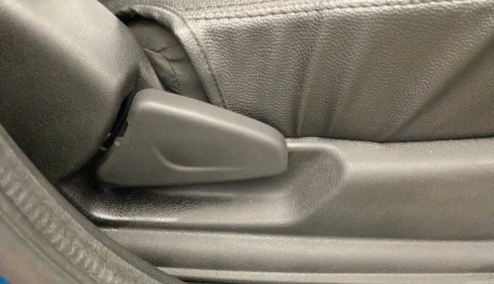 2023 Renault Kwid RXT 1.0 AMT, Petrol, Automatic, 2,777 km, Driver Side Adjustment Panel