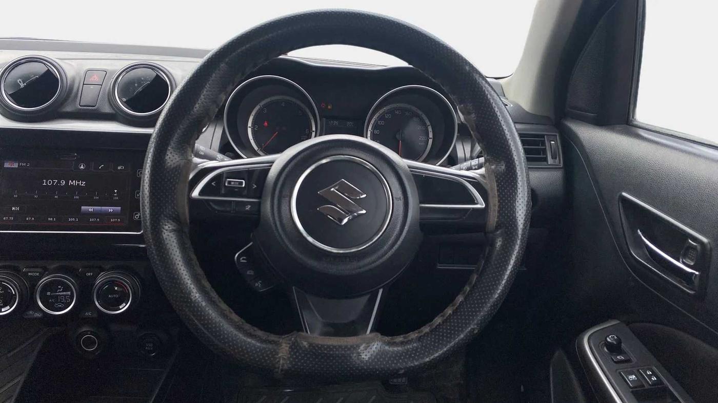 2018 Maruti Swift ZDI PLUS, Diesel, Manual, 38,861 km, Steering Wheel Close Up