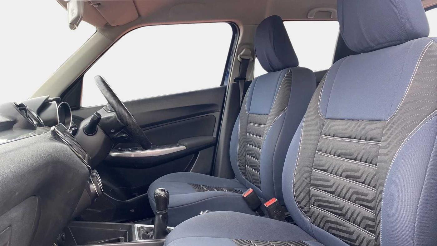 2018 Maruti Swift ZDI PLUS, Diesel, Manual, 38,861 km, Right Side Front Door Cabin