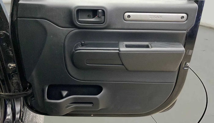 2022 Mahindra Thar LX HT PETROL 4WD MT, Petrol, Manual, 14,921 km, Driver Side Door Panels Control